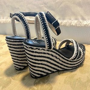 BP Woven Wedge